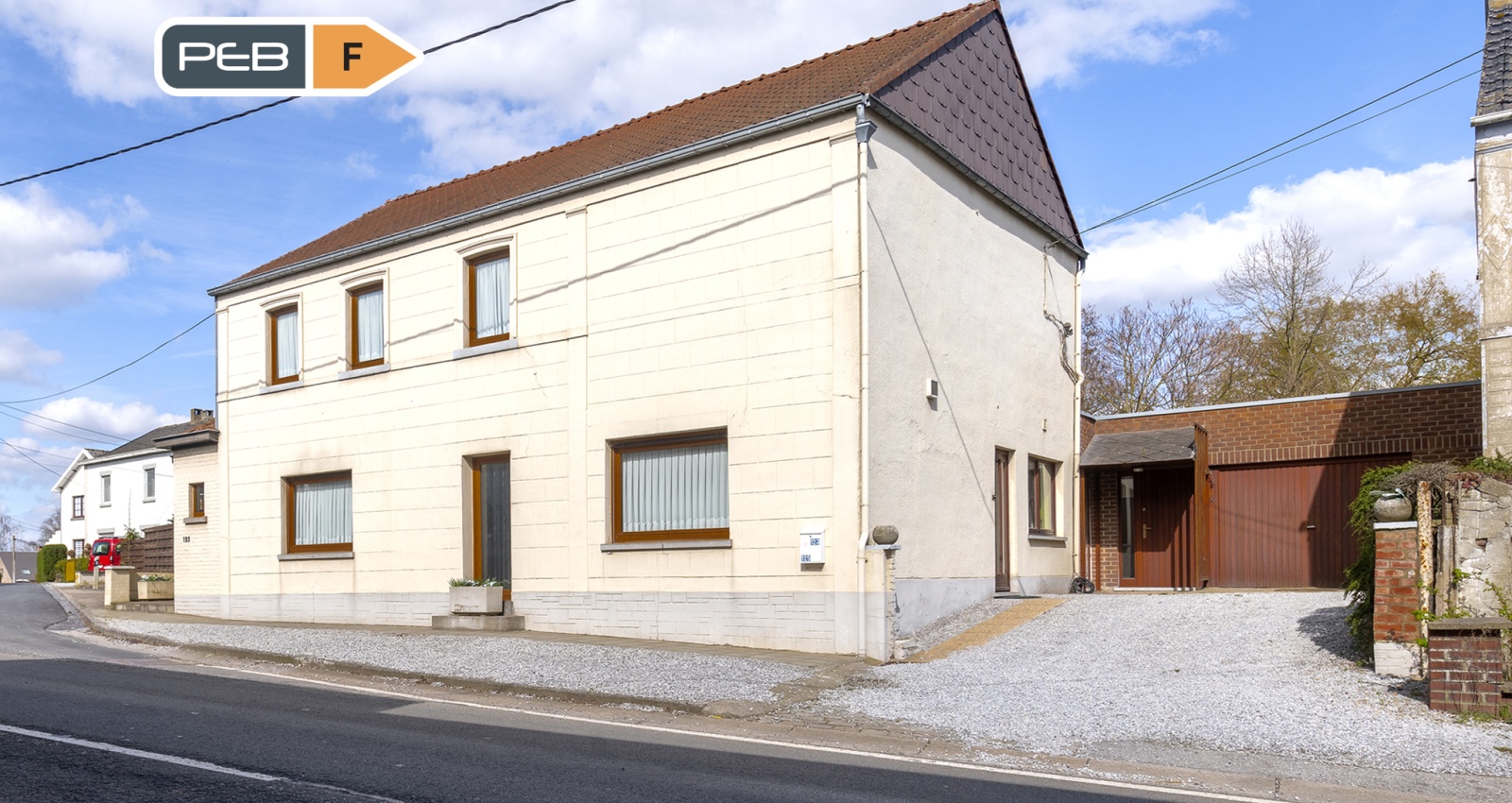 Façade avec PEB