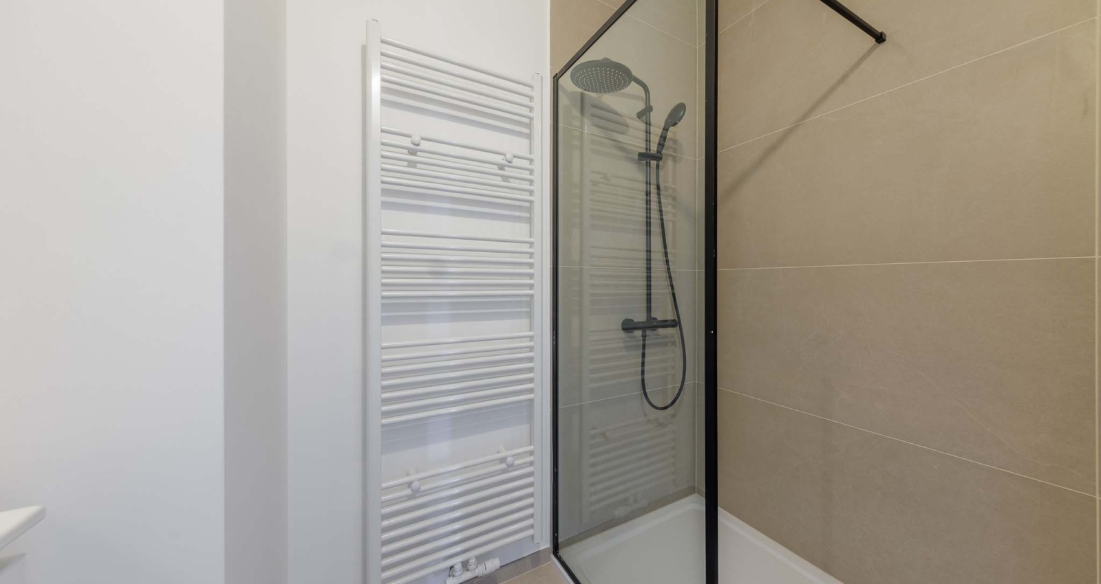 287 Rue de Dave, Jambes, 5100, 3 Chambres Chambres, ,2 Salle de bainSalle de bain,Appartement,à vendre,Rue de Dave,1058